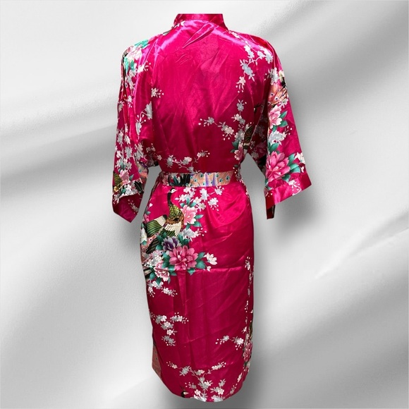 Sam Well, NWT,  Beautiful Pink Silk Peacock and Floral Robe with Wrap Design - Picture 3 of 7